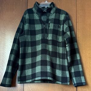 The North Face Buffalo Plaid Green and Black Half Zip Fleece. Sz M